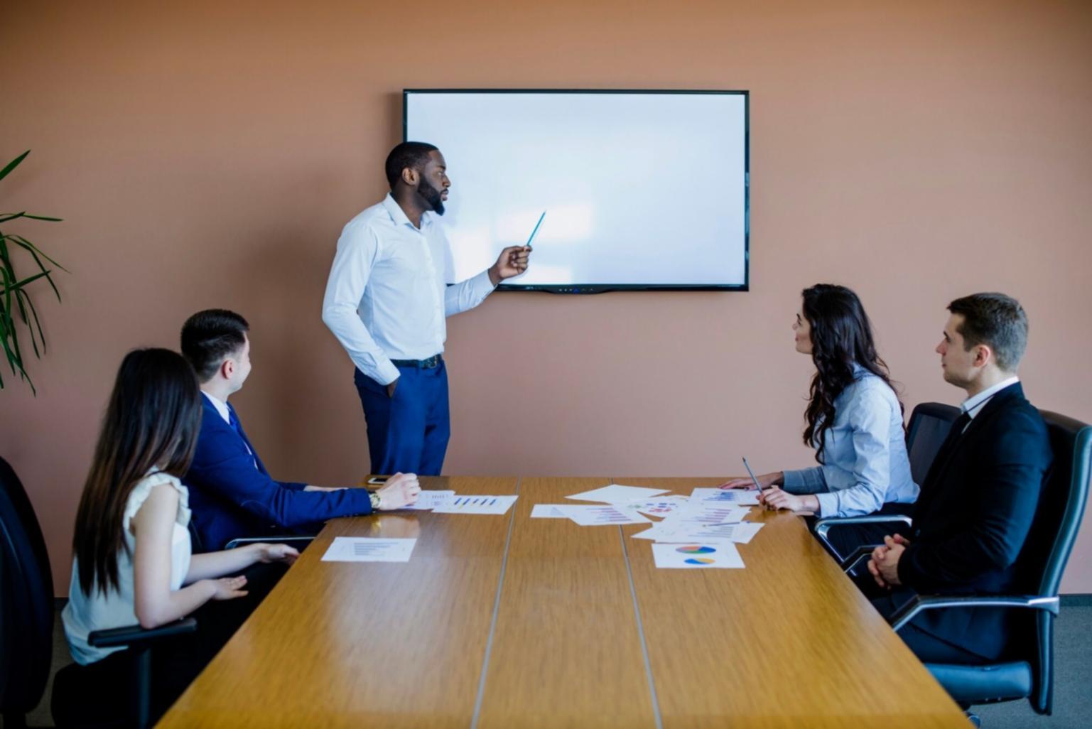 Analysis process for comparative financial research